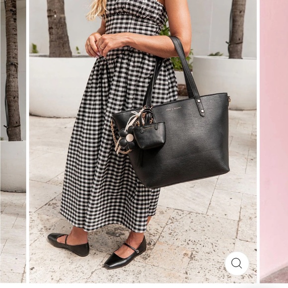 Poppy & Peonies Black Leather Tote with Minimalist Design - Picture 4 of 16